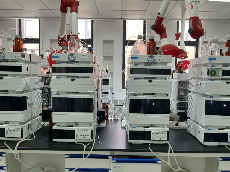 HPLC system running a reference standard qualification analysis